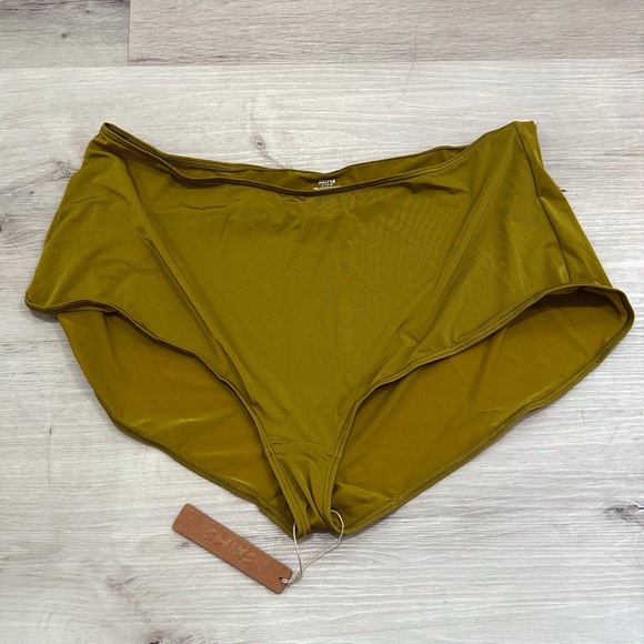 SKIMS Jelly Sheer Boy Short in Chartreuse 
Sold Out Online With A Waitlist - Picture 2 of 2